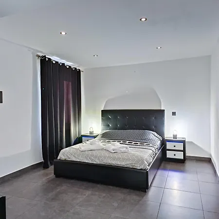 U Casone, B&w Modern Apartment, Spa, Wifi, Air-conditioning, Free Parking, Decreasing Prices *