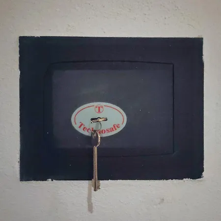 U Casone, B&w Modern Apartment, Spa, Wifi, Air-conditioning, Free Parking, Decreasing Prices * Aghione