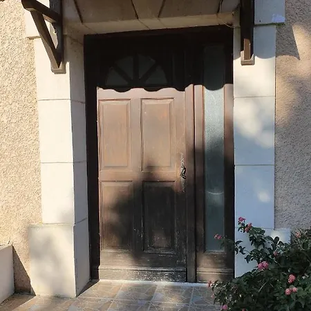 U Casone, B&w Modern Apartment, Spa, Wifi, Air-conditioning, Free Parking, Decreasing Prices * Aghione