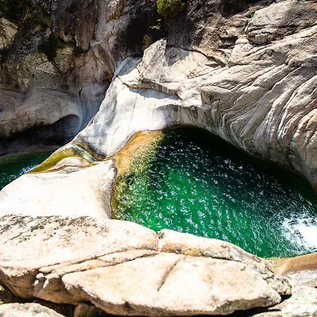 U Casone, B&w Modern Apartment, Spa, Wifi, Air-conditioning, Free Parking, Decreasing Prices Aghione