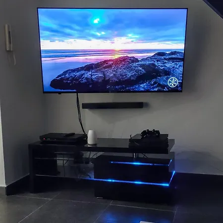 Apartman U Casone, B&w Modern Apartment, Spa, Wifi, Air-conditioning, Free Parking, Decreasing Prices