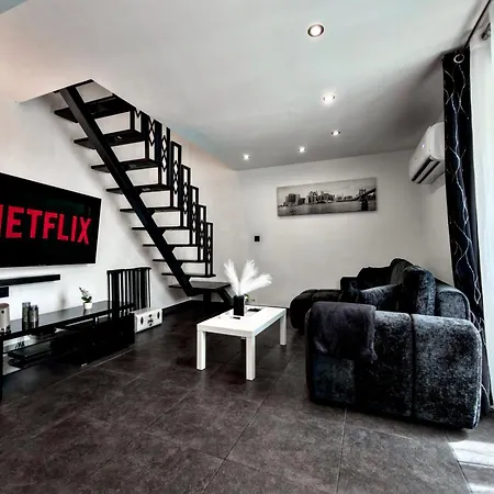 דירה U Casone, B&w Modern Apartment, Spa, Wifi, Air-conditioning, Free Parking, Decreasing Prices
