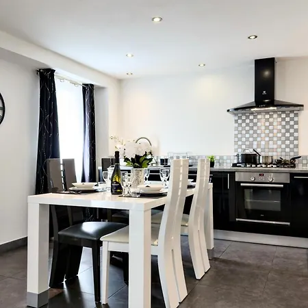 U Casone, B&w Modern Apartment, Spa, Wifi, Air-conditioning, Free Parking, Decreasing Prices * Aghione