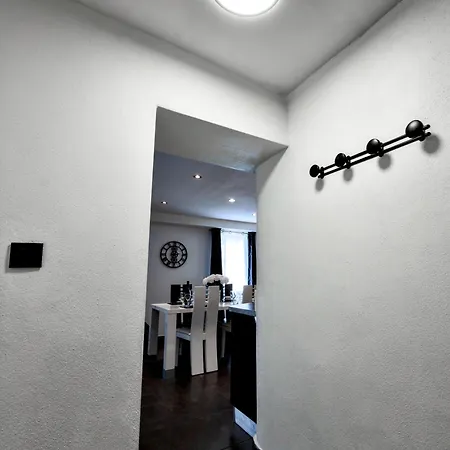 U Casone, B&w Modern Apartment, Spa, Wifi, Air-conditioning, Free Parking, Decreasing Prices *