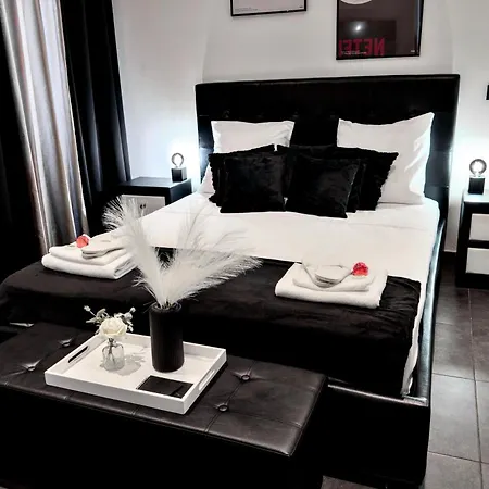 U Casone, B&w Modern Apartment, Spa, Wifi, Air-conditioning, Free Parking, Decreasing Prices Aghione
