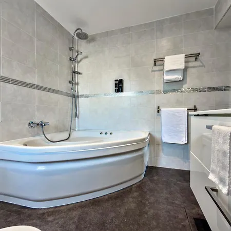 U Casone, B&w Modern Apartment, Spa, Wifi, Air-conditioning, Free Parking, Decreasing Prices