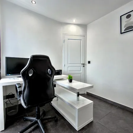 U Casone, B&w Modern Apartment, Spa, Wifi, Air-conditioning, Free Parking, Decreasing Prices * Aghione