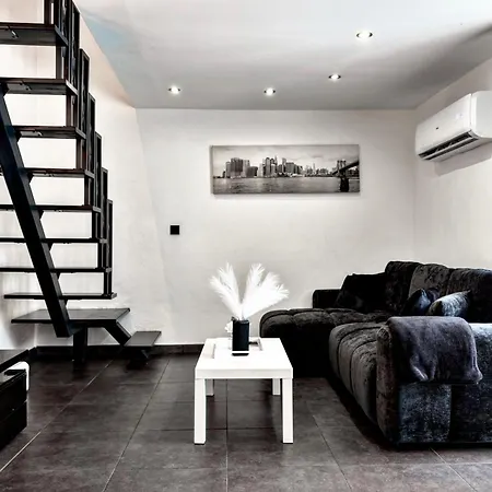 U Casone, B&w Modern Apartment, Spa, Wifi, Air-conditioning, Free Parking, Decreasing Prices Aghione