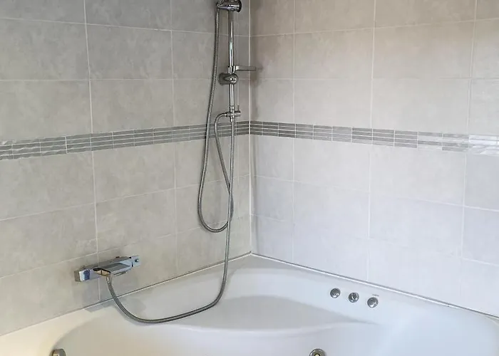 Apartamento U Casone, B&w Modern Apartment, Spa, Wifi, Air-conditioning, Free Parking, Decreasing Prices *
